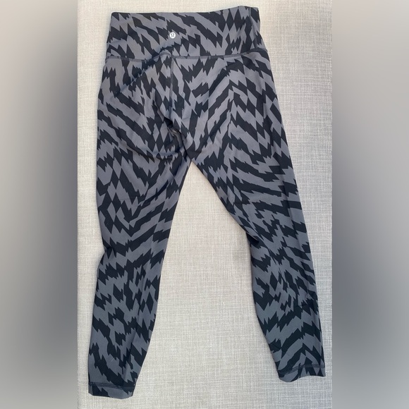 Lululemon High Rise Wunder Under 25” Size 10 - Picture 2 of 4